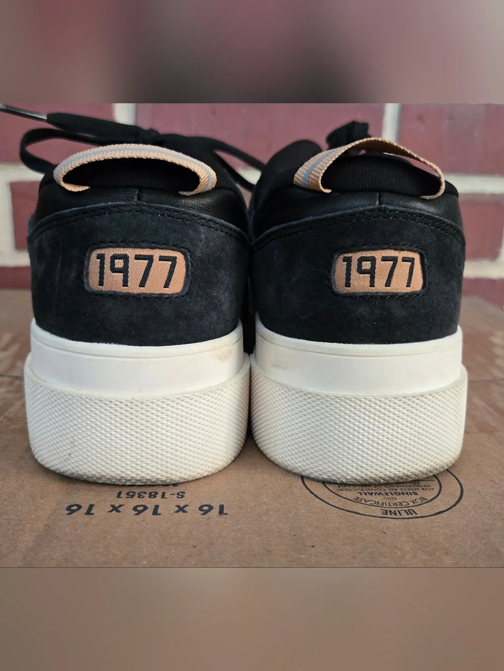 Le‎ Tigre Midtown Platform Sneakers Women’s 9 Black Leather Low Top Streetwear